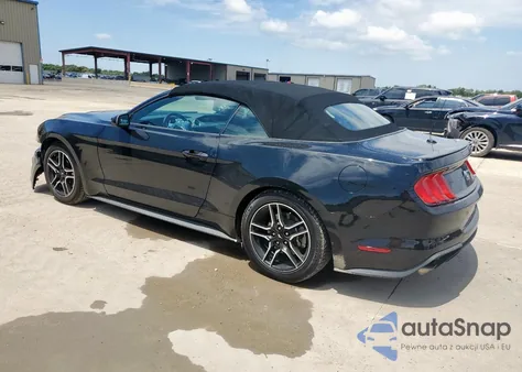 2023 Ford Mustang z USA, uszkodzony, nr VIN 1FATP8UH7P5110411